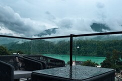 RS Galaxy Hotel Ganga View