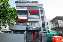 Townhouse Artemis Hospital Near Unitech Cyber Park
