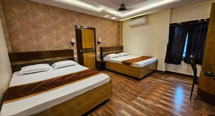 PAUL'S HOTEL & BANQUET Room Type - DELUXE AC TWIN BED ROOM