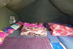 Himalayan Hills Campsite - 800 Mtrs from Temple