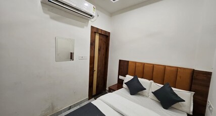 Hotel Ganpati Palace Room Type - Deluxe Room