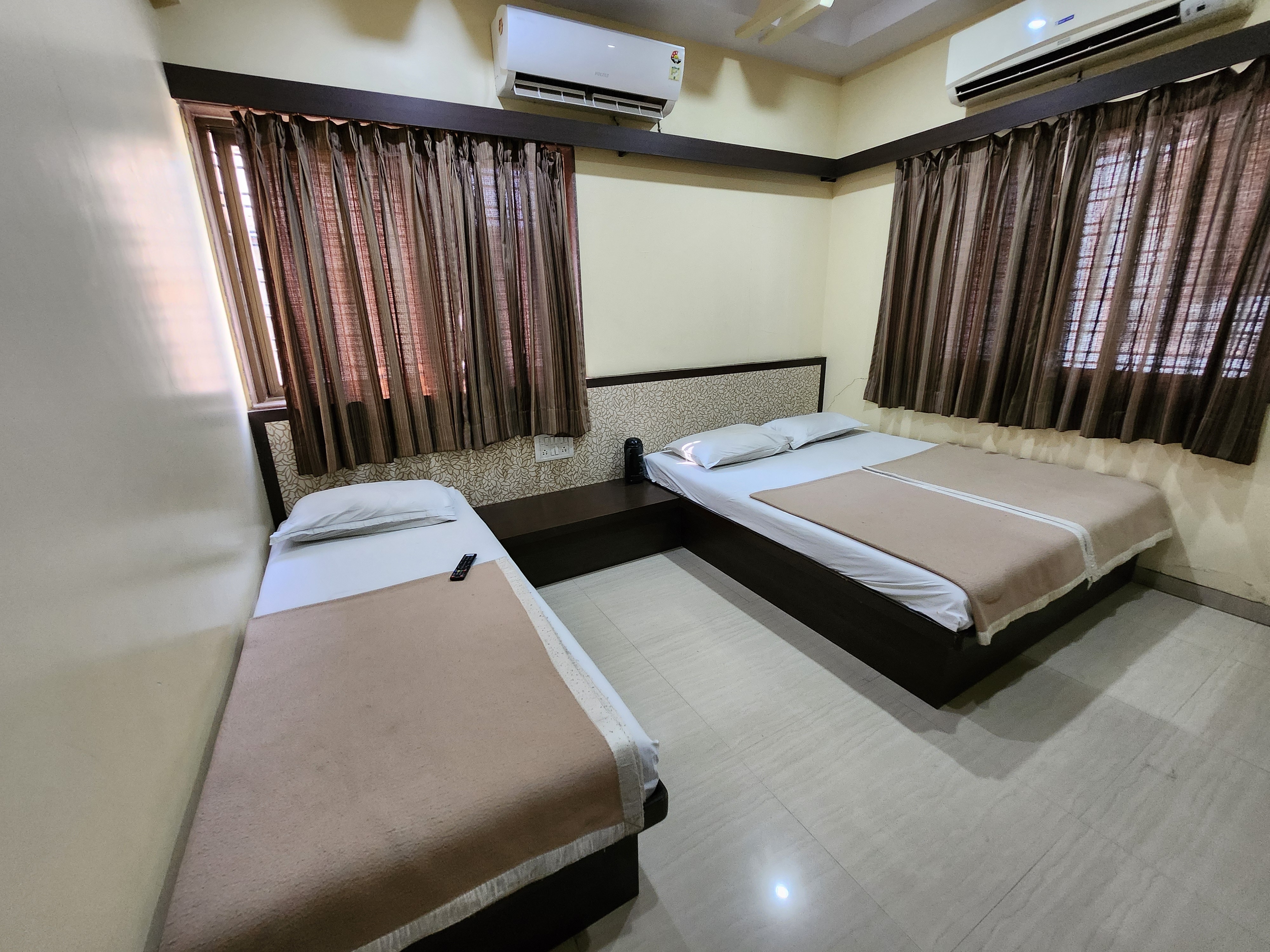 HOTEL SAI NIWAS - Tap to explore photos