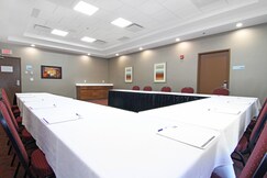 Holiday Inn Express and Suites Calgary University