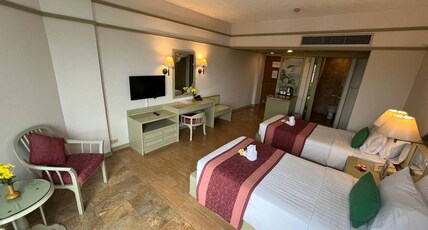 CHOLCHAN PATTAYA BEACH RESORT Room Type - Superior Garden Wing