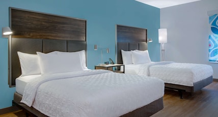 Tru by Hilton Wake Forest Raleigh North Room Type - 2 QN MOB HEAR ACC W TUB