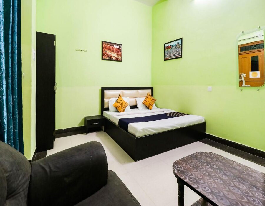 HR Guest House - Tap to explore photos