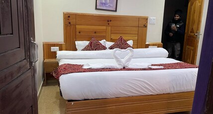 Hotel Apple Valley View  Room Type - SUPER DELUXE- WITH PRIVATE BALCONY