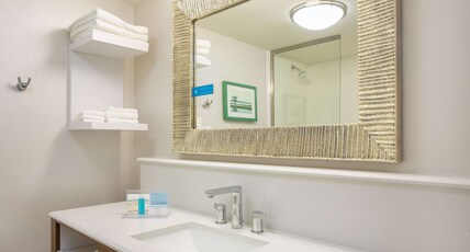 Hampton Inn Fishkill Room Type - 2 DBL HEARING ACC NOSMOK