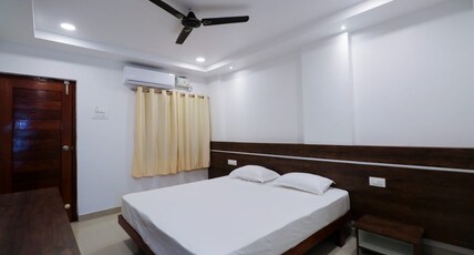 Hotel kulswamini  Room Type - Ac Deluxe Room