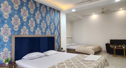 Lakhdatar Inn - 1km From Baba Dham Area Room Type - Quad Room AC