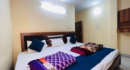Shiv Gopal (P) Guest House Room Type - STANDARD AC ROOM Shiv Gopal (P) Guest House Room Type - STANDARD AC ROOM