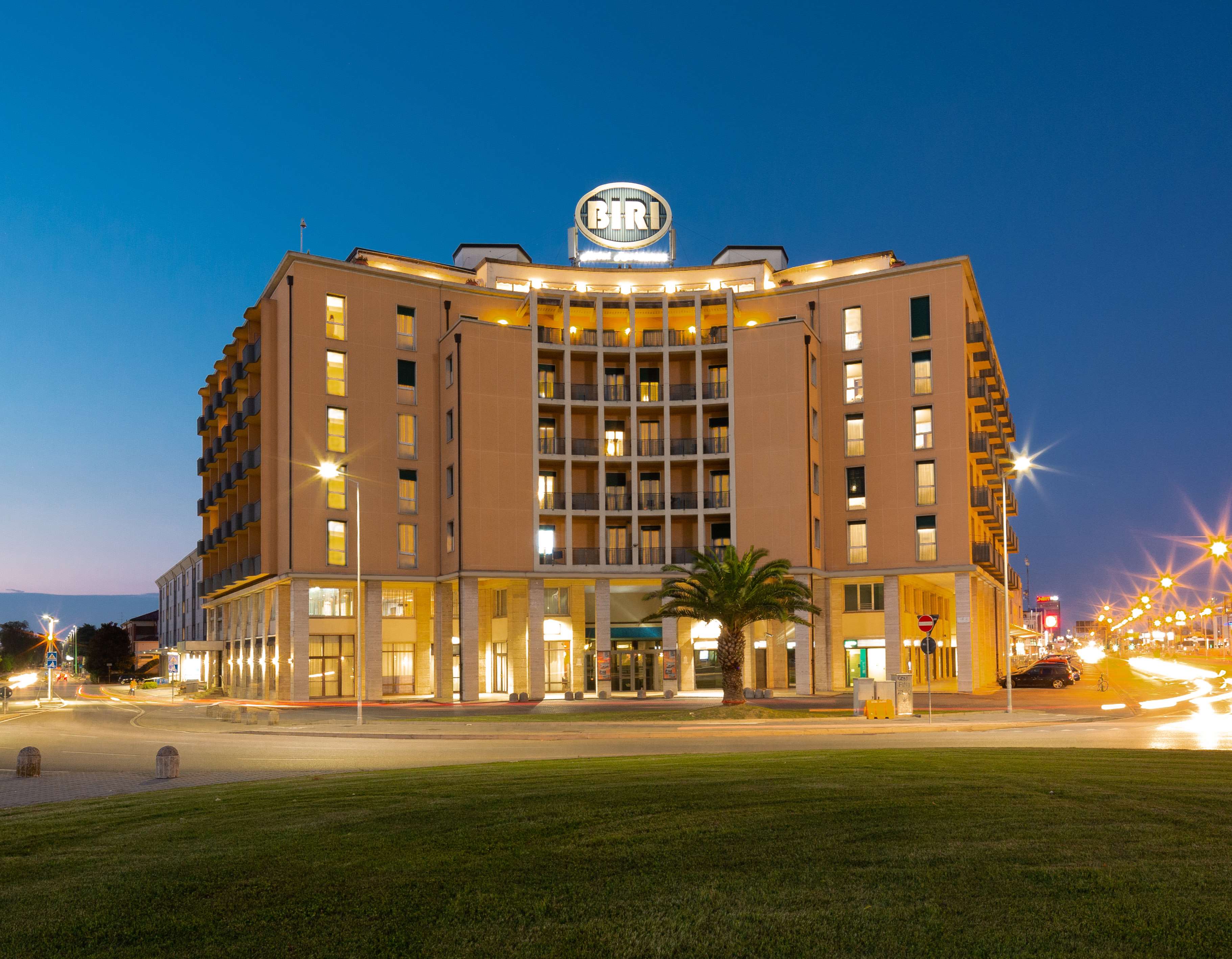 Best Western Hotel Biri - Tap to explore photos