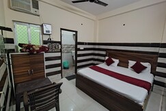 Address of Hotel Gayatri Palace Vrindavan
