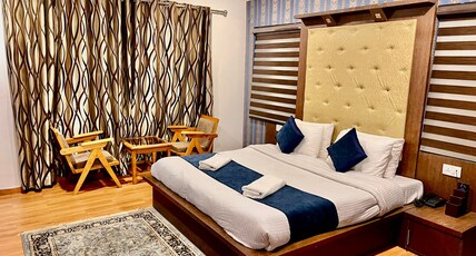 Lake Avenue by Stay Pattern - Dal Lake Room Type - Standard Room Garden View