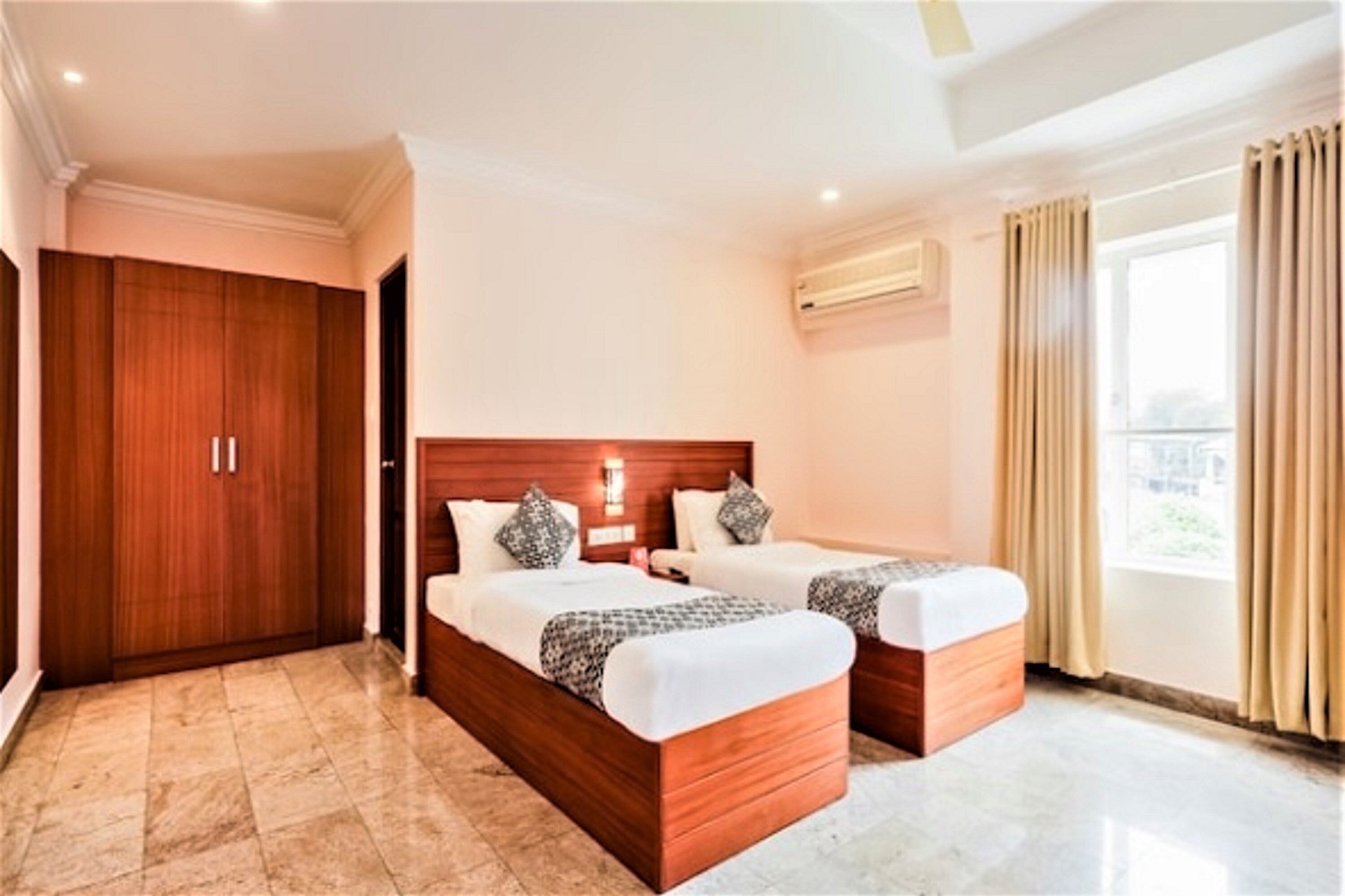 Aruna Tourist Home - Tap to explore photos
