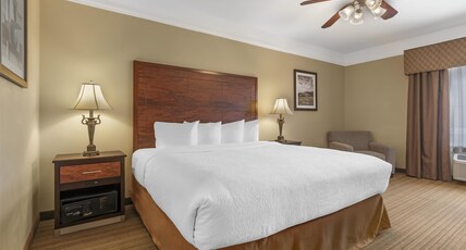 BEST WESTERN PLUS Monica Royale Inn & Suites Room Type - 1 King Bed, Non-Smoking, High Speed Internet Access, Microwave And Refrigerator, Pillowtop Bed, 27-I BEST WESTERN PLUS Monica Royale Inn & Suites Room Type - 1 King Bed, Non-Smoking, High Speed Internet Access, Microwave And Refrigerator, Pillowtop Bed, 27-I