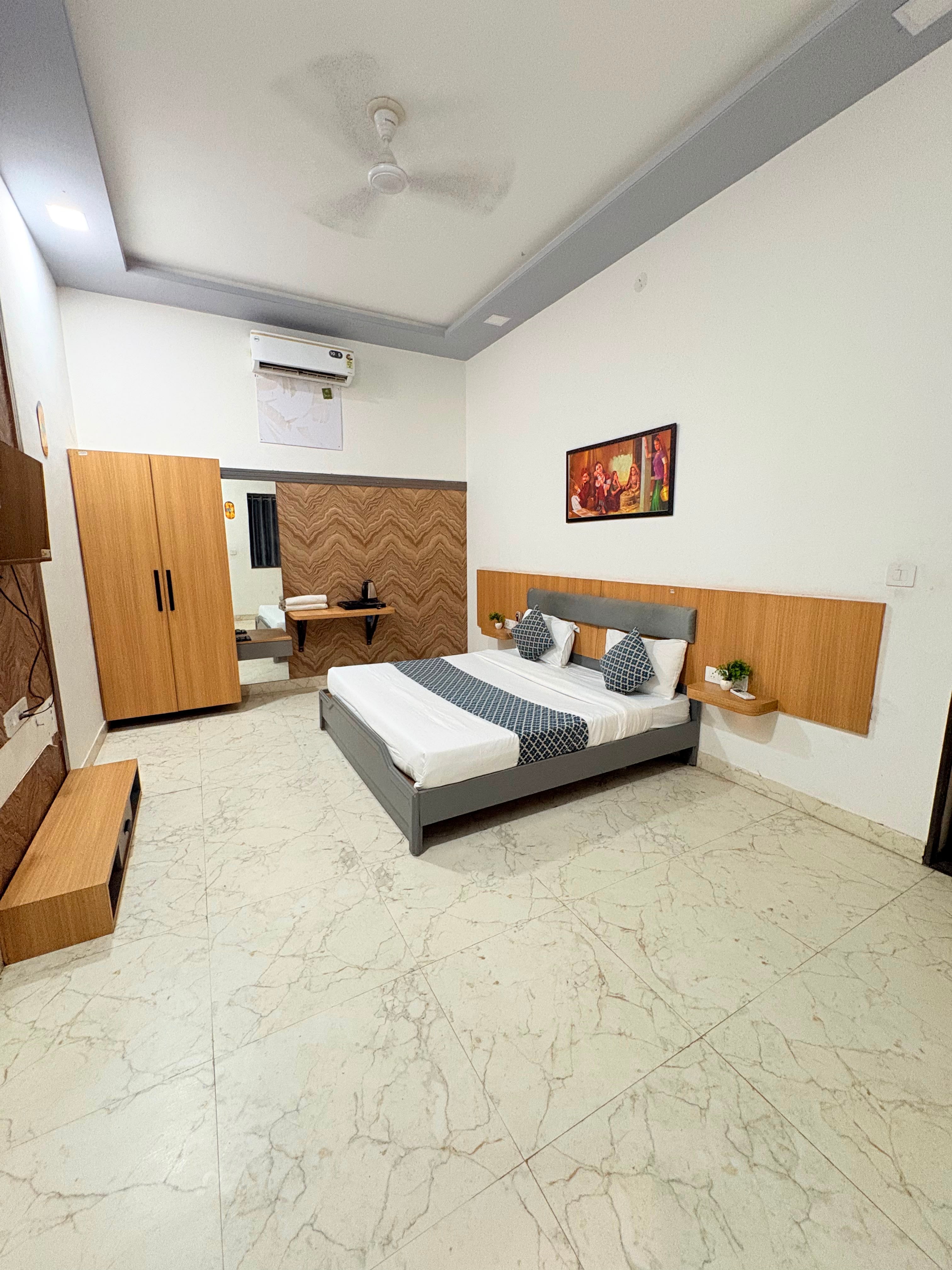 Paradise villa udaipur - Tap to explore photos