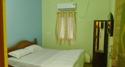 SM RESIDENCY Room Type - Standard AC Room SM RESIDENCY Room Type - Standard AC Room