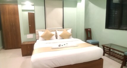 Everest Stays Rooms & Dormitory Room Type - Deluxe AC Room