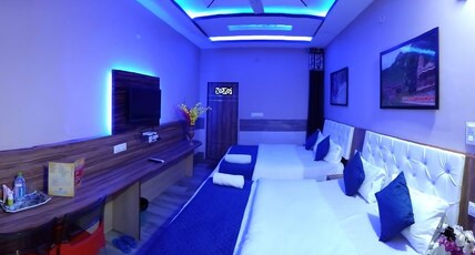 MAAN HOTEL AND RESTAURANT Room Type - Super Deluxe Family Suite Room
