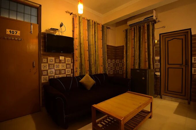 AP Palace Hotel Ayodhya, 6 km from Ram Mandir - Tap to explore photos