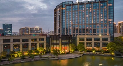 InterContinental Hotels CHANGZHOU, an IHG hotel Room Type - 1 King Classic Club Lounge Access Lake View