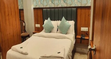 FabHotel Shaurya Inn MIDC Room Type - Deluxe Room