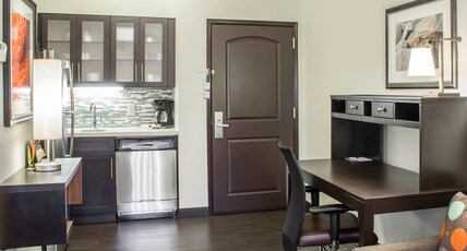 Staybridge Suites North Jacksonville, an IHG hotel Room Type - 1 Queen Bed Studio Suite