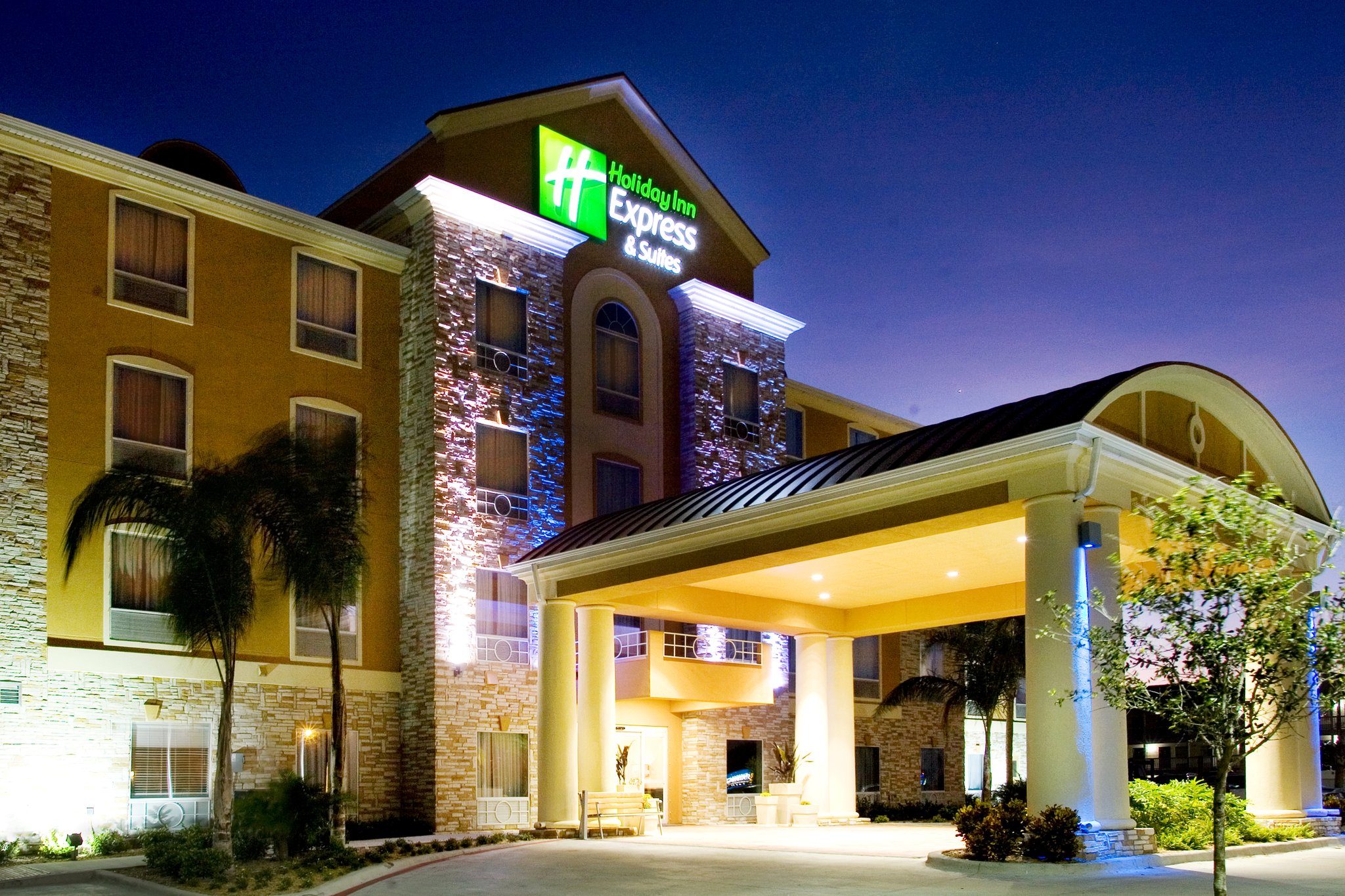 Holiday Inn Express & Suites CORPUS CHRISTI - Tap to explore photos