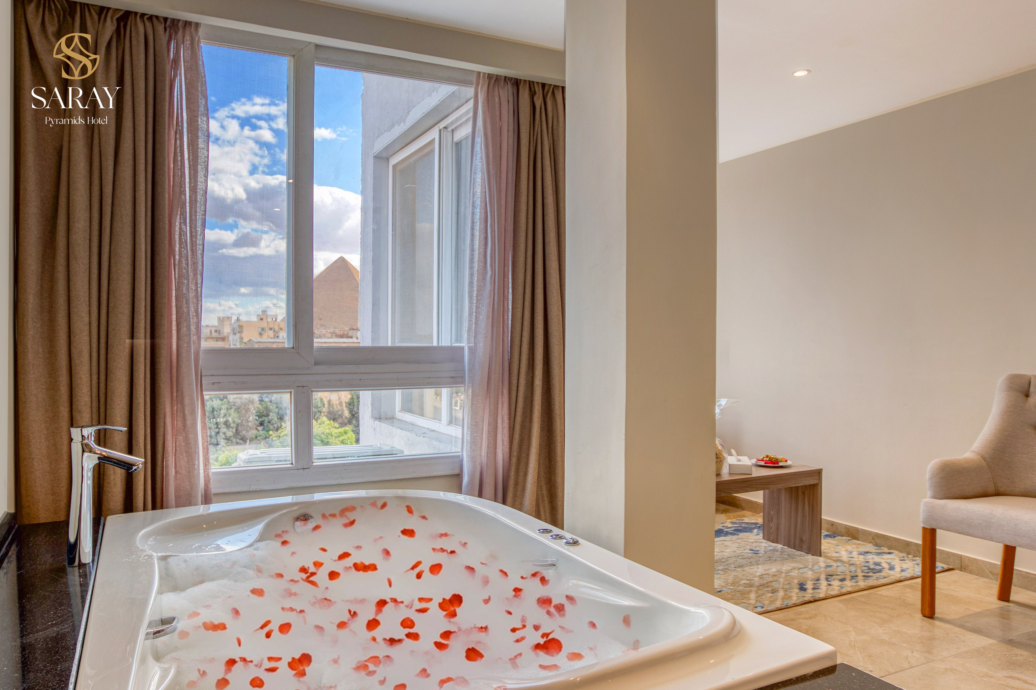 Saray Pyramids & Museum View Hotel - Tap to explore photos