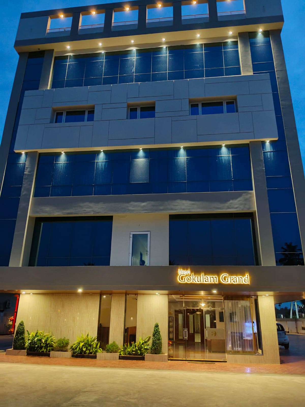Hotel Gokulam Grand - Tap to explore photos