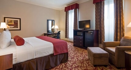 Best Western Park Hotel Room Type - 1 King Bed, Non-Smoking, Courthouse View, Larger Room, Microwave And Refrigerator, Full Breakfast Best Western Park Hotel Room Type - 1 King Bed, Non-Smoking, Courthouse View, Larger Room, Microwave And Refrigerator, Full Breakfast