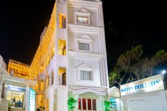 Hotel Dolphin Puri - 180 mtrs from Beach