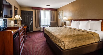 BEST WESTERN EL RENO Room Type - Accessible - 1 King, Mobility Accessible, Roll In Shower, Downstairs, Recliner, Microwave And Refrig BEST WESTERN EL RENO Room Type - Accessible - 1 King, Mobility Accessible, Roll In Shower, Downstairs, Recliner, Microwave And Refrig