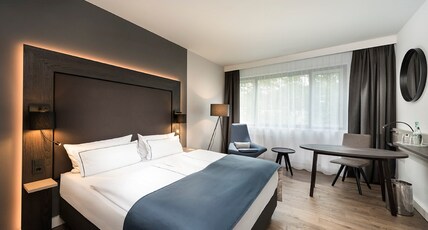 Holiday Inn Berlin City West Room Type - 1 King Bed Standard