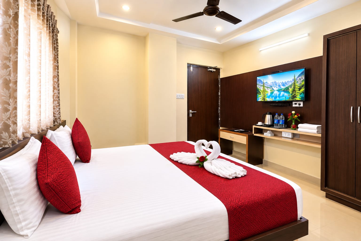 Hotel Suraj Palace - Tap to explore photos