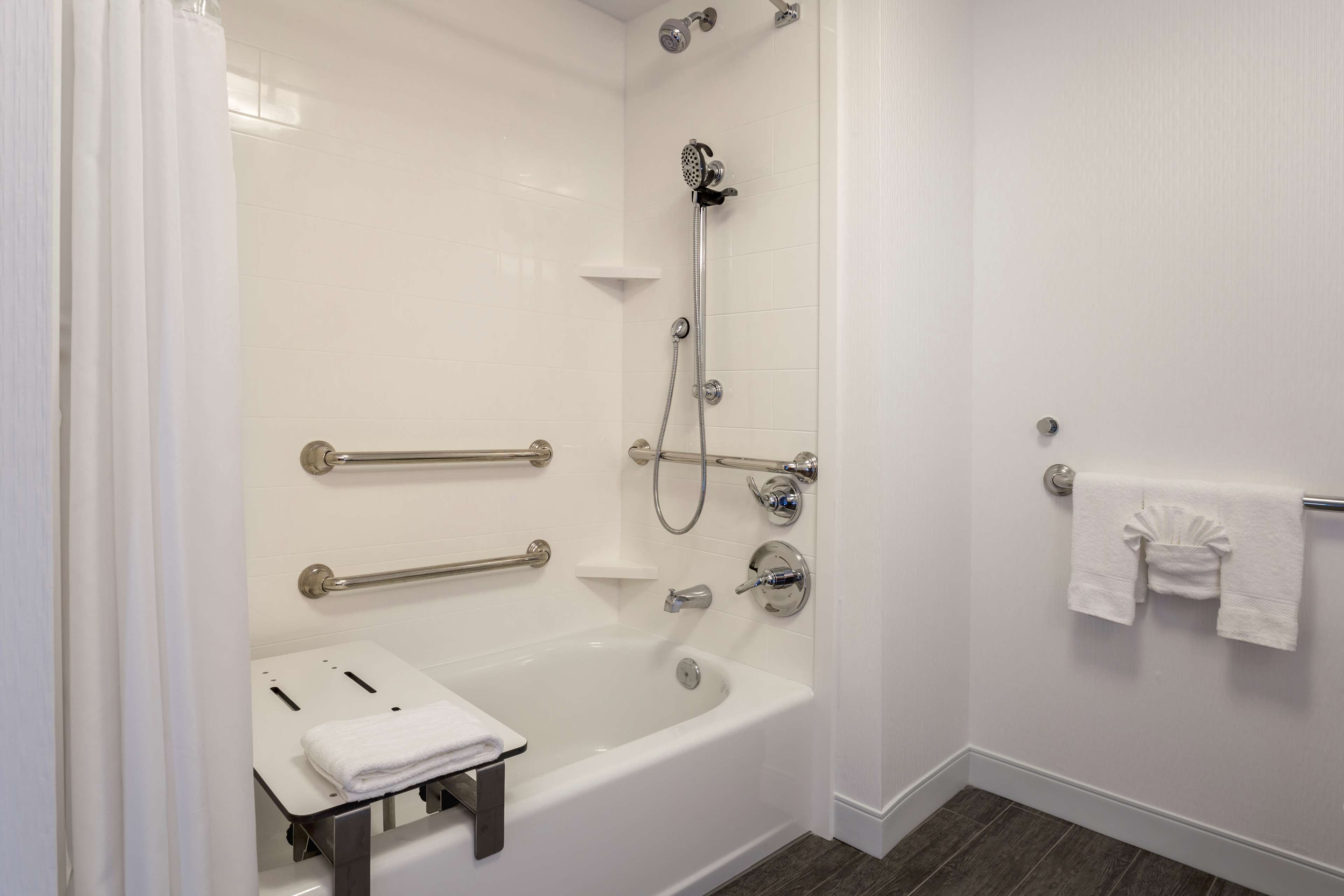 Hampton Inn & Suites San Diego Poway - Tap to explore photos