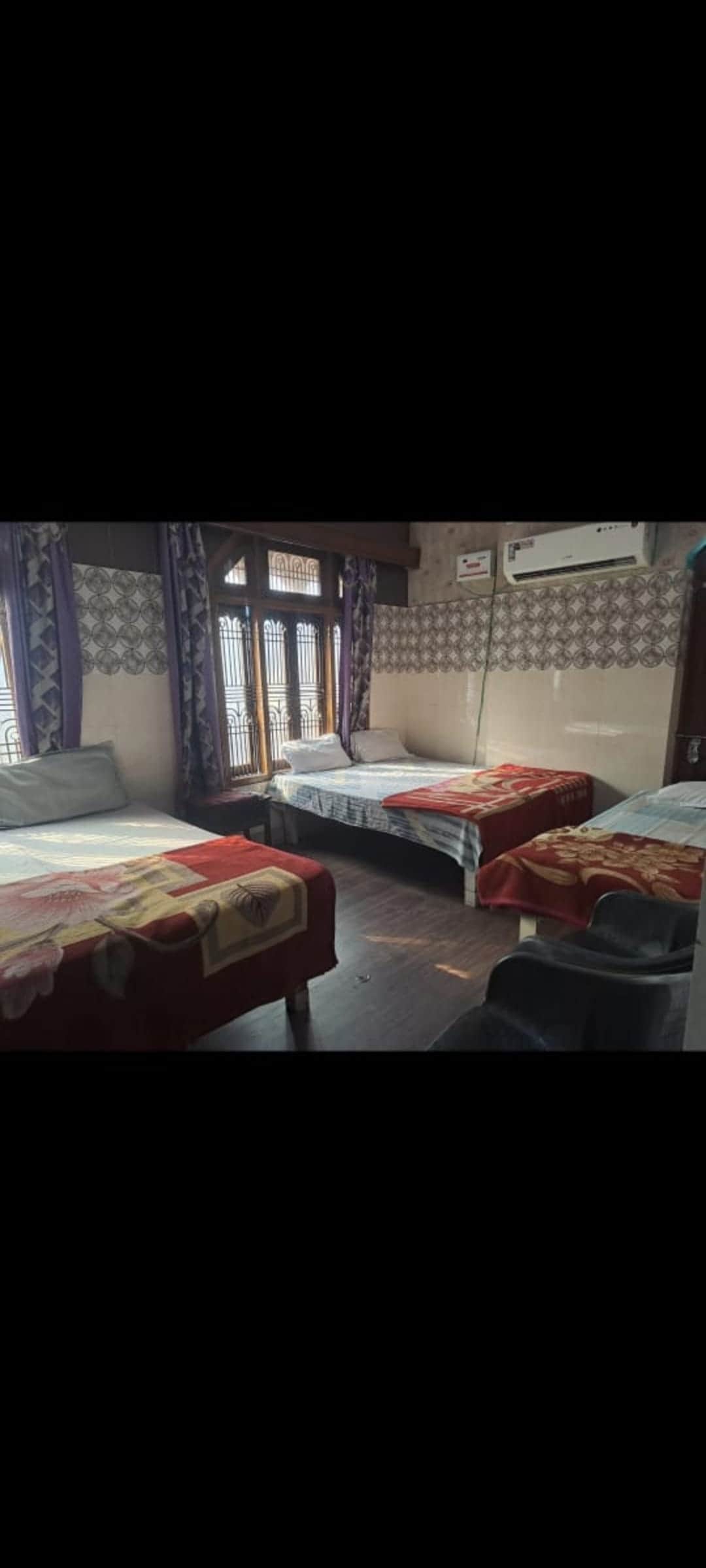 Kashi Annapurna Paying Guest House - Tap to explore photos