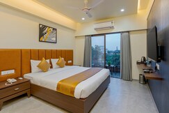 Hotel The Golden Oaks