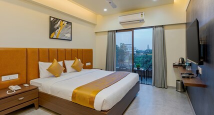 Hotel The Golden Oaks Room Type - Executive AC Room With Balcony