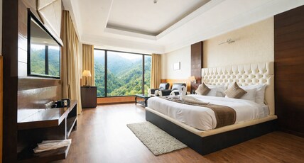 Hotel Dhroov Near Mall Road By Mystical Views Room Type - Luxury Room - Valley View | With Parking Hotel Dhroov Near Mall Road By Mystical Views Room Type - Luxury Room - Valley View | With Parking