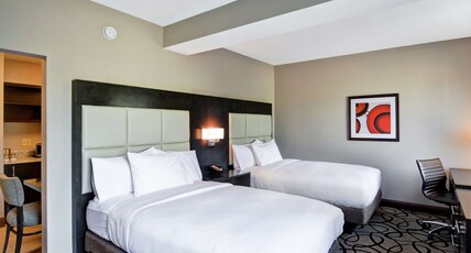 Doubletree by Hilton Hattiesburg, MS Room Type - 2 DOUBLE BEDS