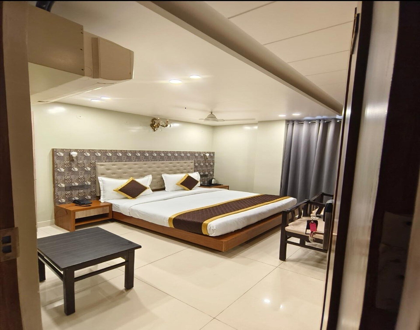 Hotel Palash - Tap to explore photos