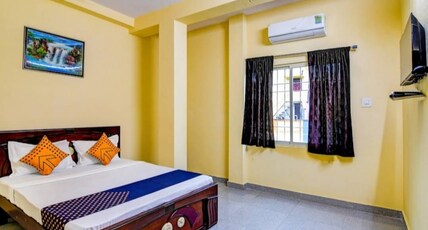 Shanti Mansion Hotel and Restaurant Room Type - City View Queen Bed Room with Terrace