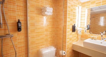 Ibis Styles Cognac Room Type - Triple Room measuring 269 sq