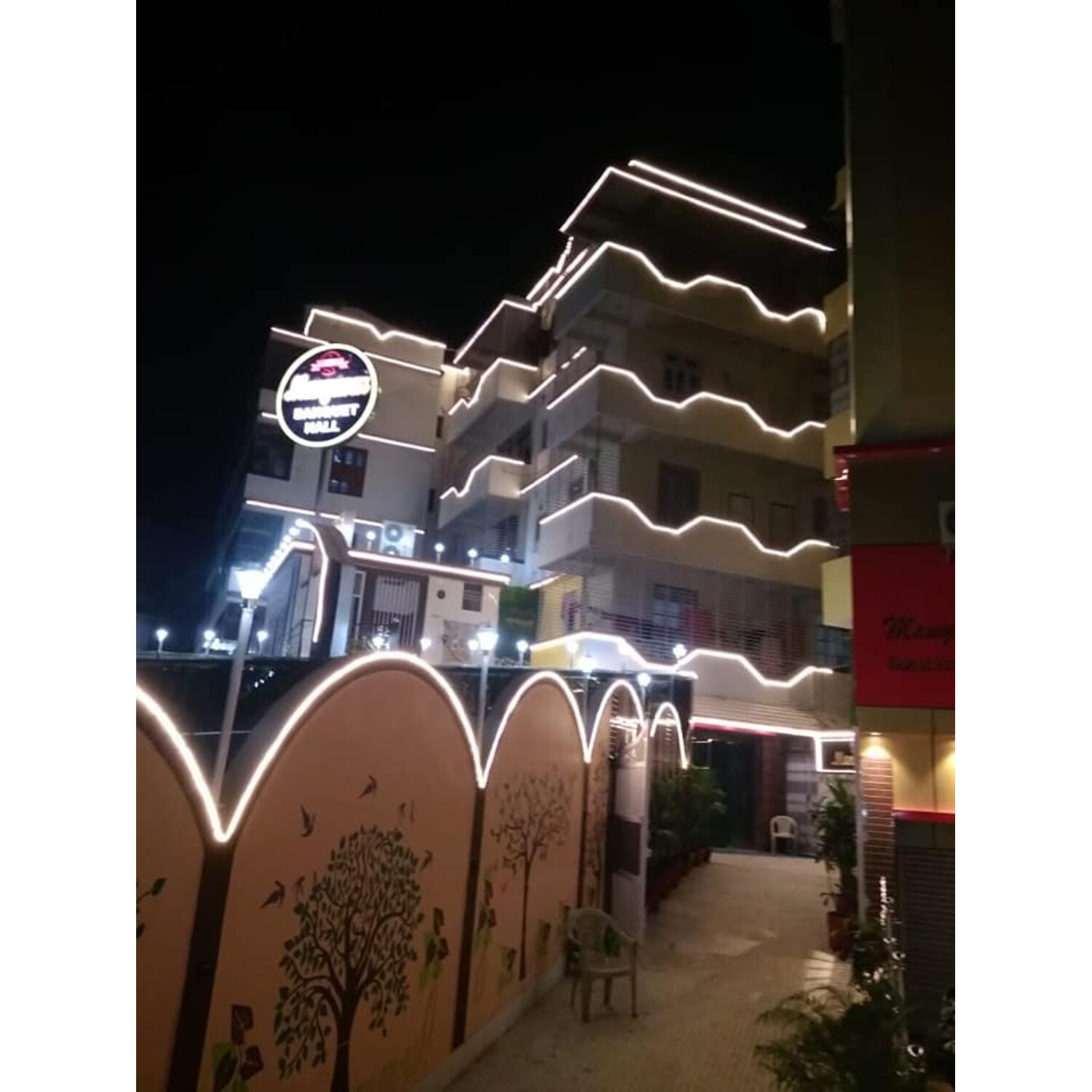 Manyavar Guest House - Tap to explore photos