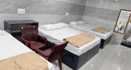 Dhruthi Residency Room Type - Luxury Room 2