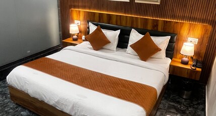 S.K Stay Inn Room Type - Deluxe Room with Free Wifi