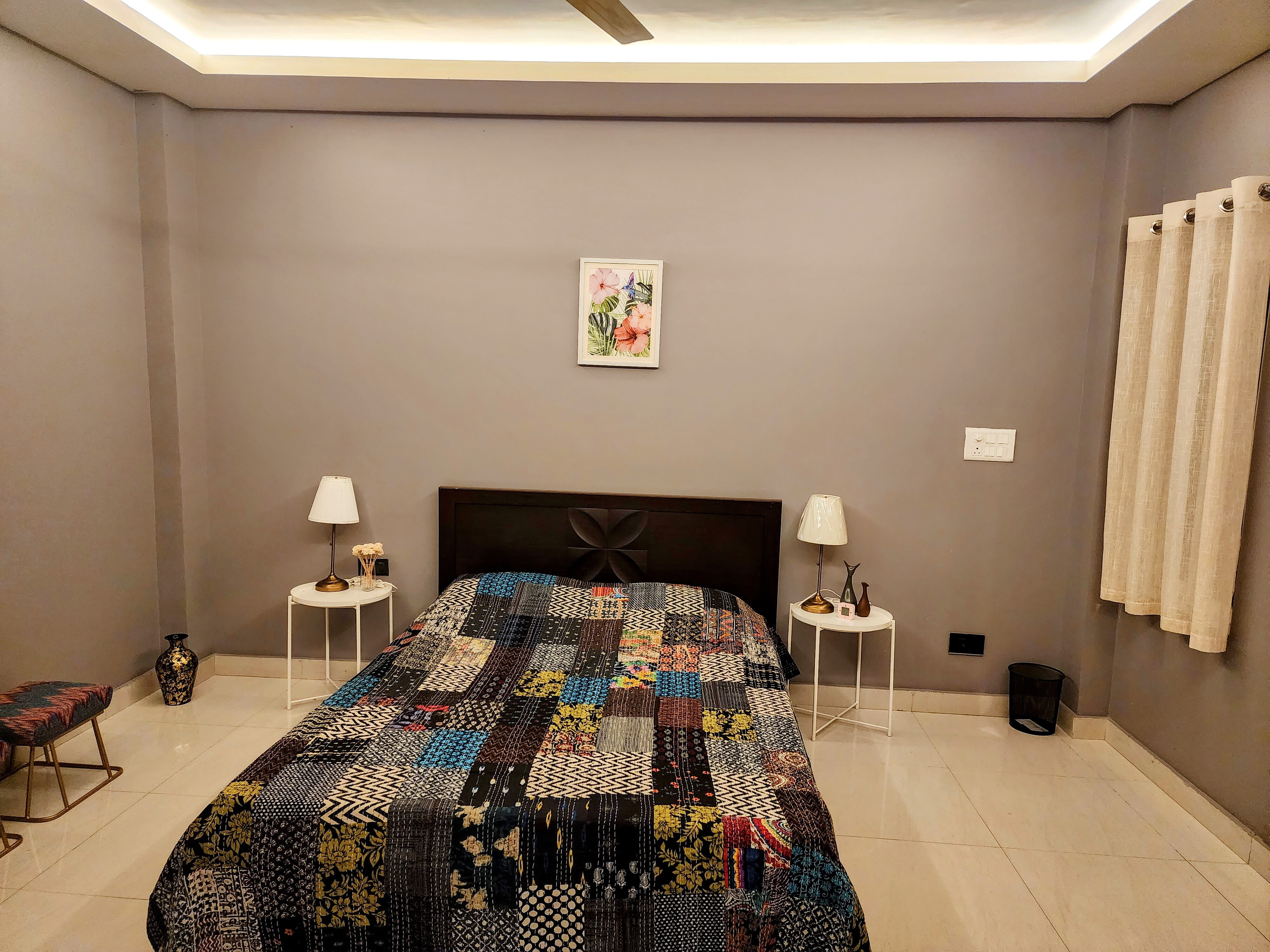 5 bedroom with panoramic view of hills and wetland - Tap to explore photos