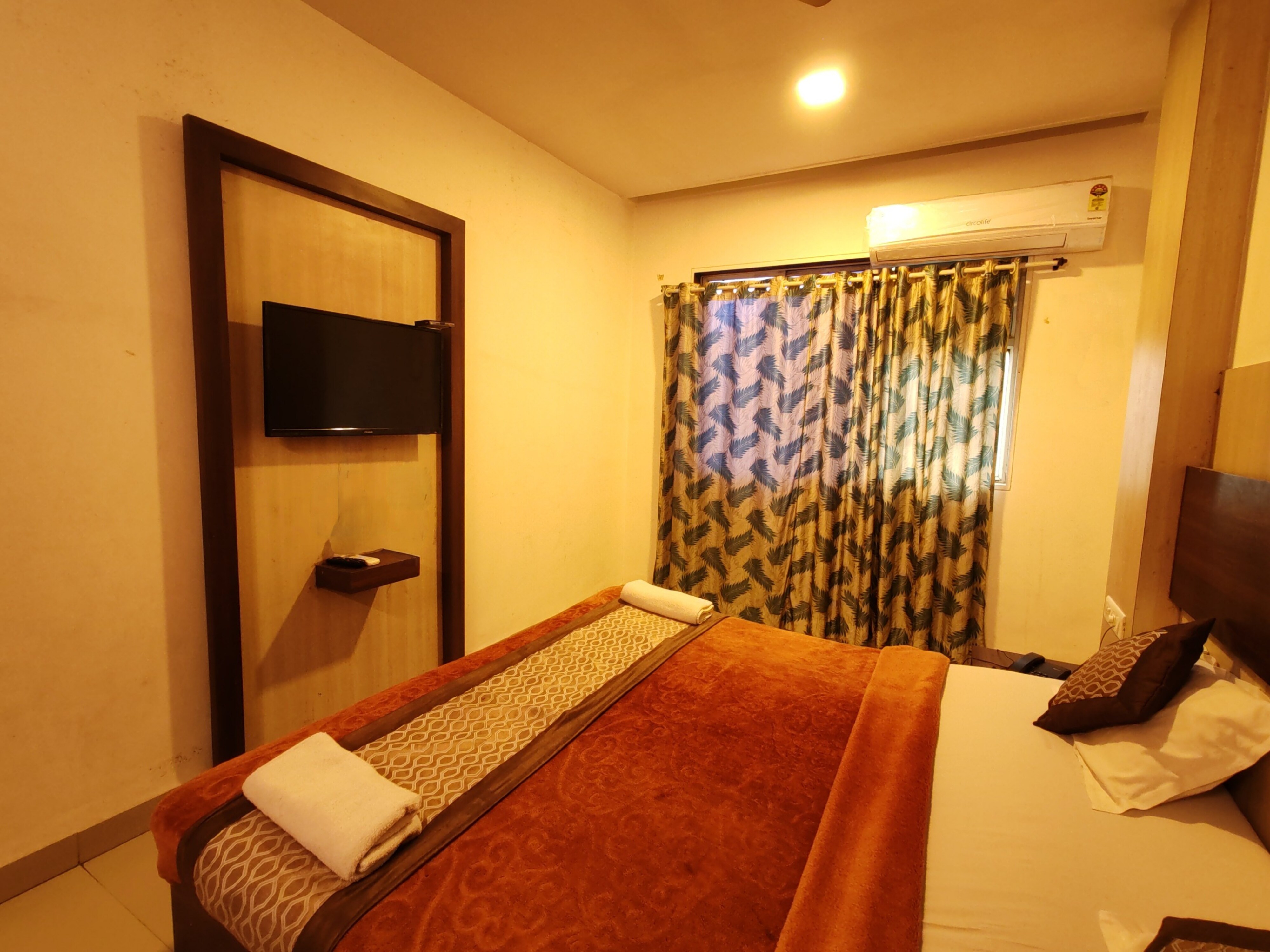 Hotel Veer Residency - Tap to explore photos